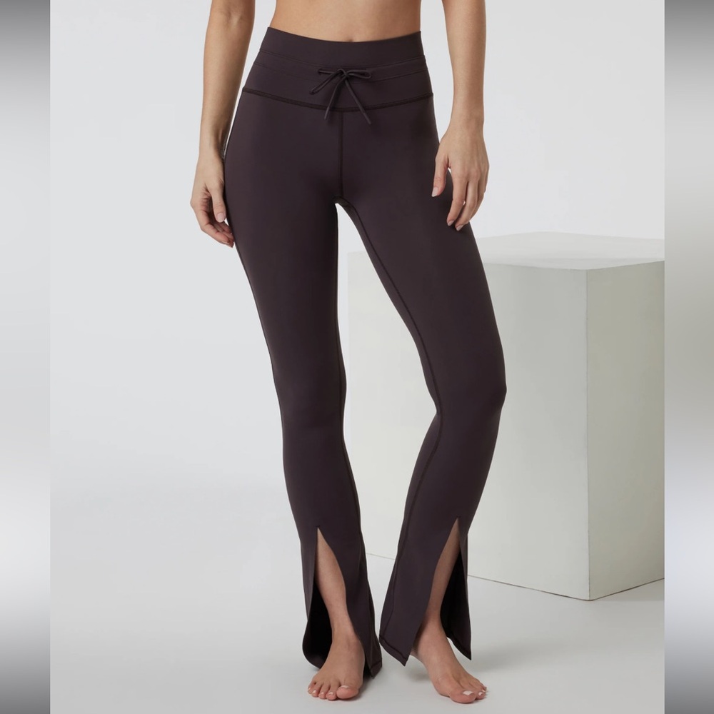 Sangría Vuori daily split flare pants